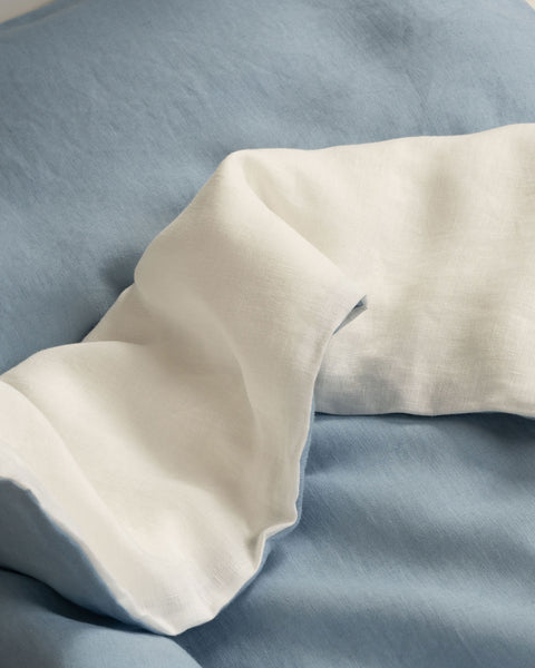 Funda nórdica para bebé de lino en azul nuboso