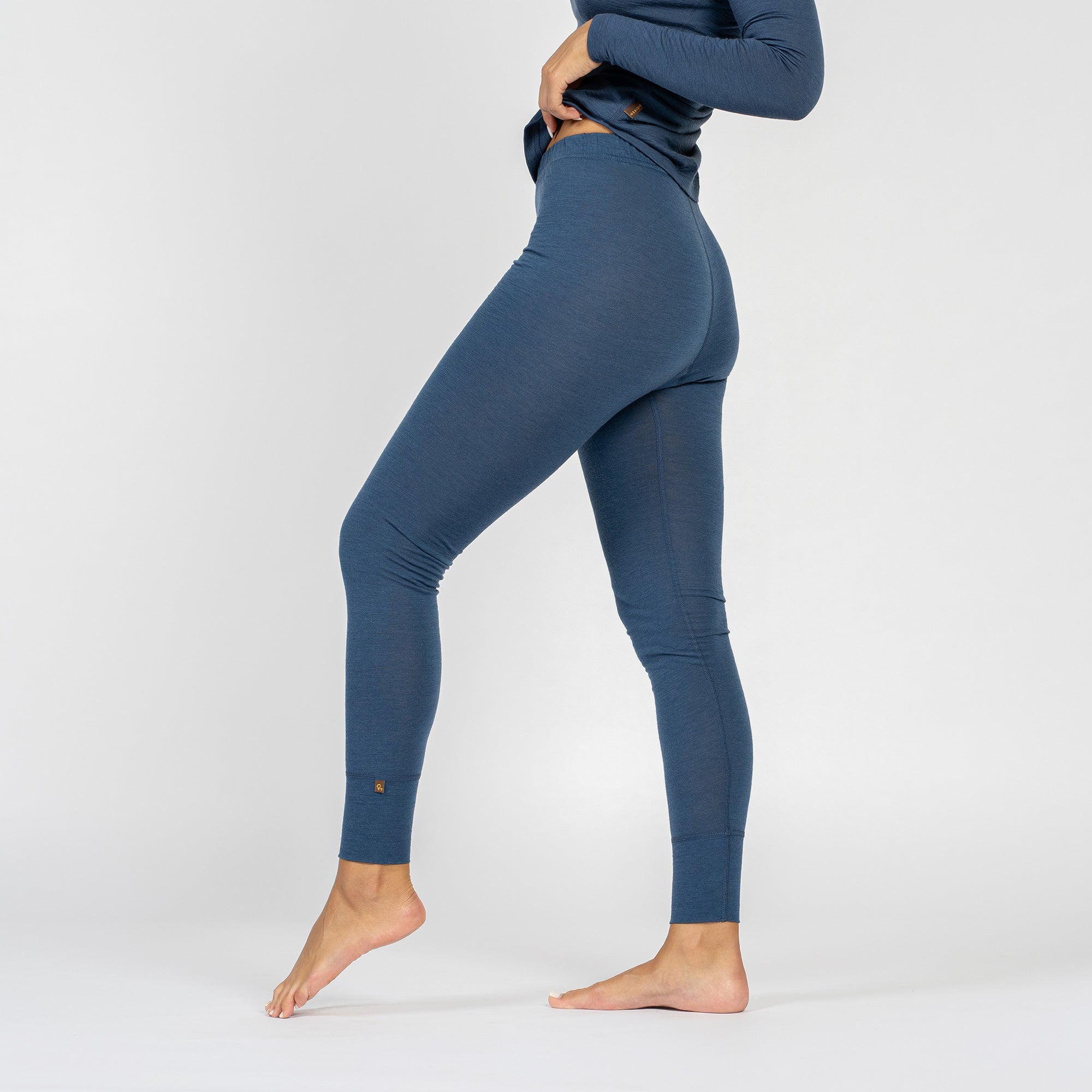 Conjunto para mujer de camiseta de manga larga y leggings de lana merina azul vaquero.