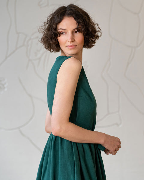 Vestido sin mangas de lino Macie color verde oscuro