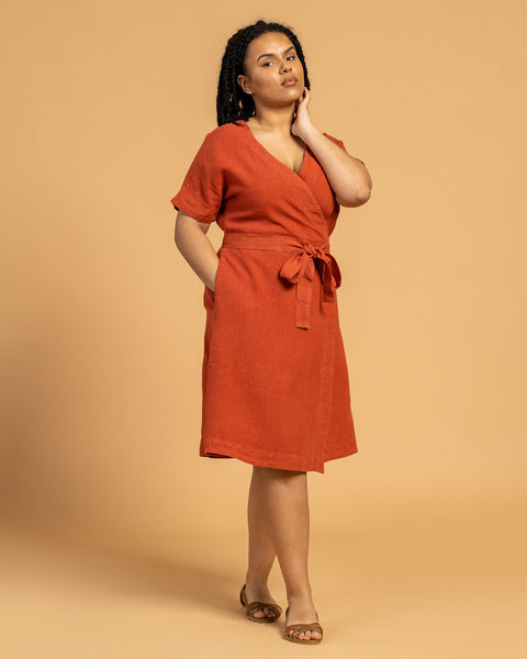 Vestido cruzado de lino Eliana color rojo canela