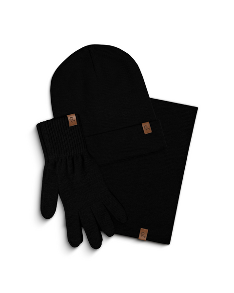Conjunto de gorro de punto negro, guantes y bufanda sobre fondo blanco