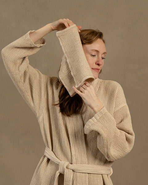 toalla facial en color marrón arena