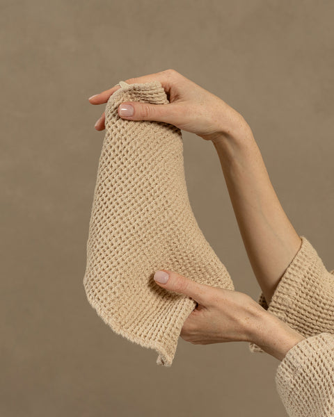 toalla facial en color marrón arena