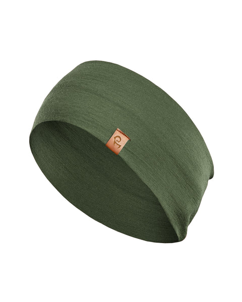 La imagen muestra una cinta para la cabeza unisex de merino Menique en verde oscuro sobre un fondo blanco. Tiene un pequeño logo marrón de Menique en el lateral delantero.