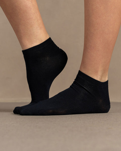 Calcetines tobilleros de bambú para mujer en azul oscuro