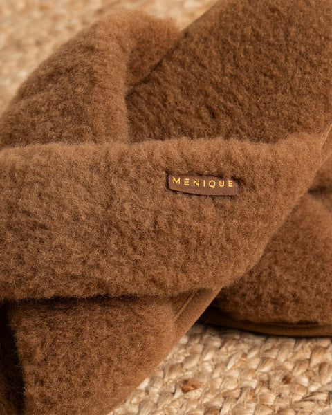 Zapatillas cruzadas mullidas para mujer