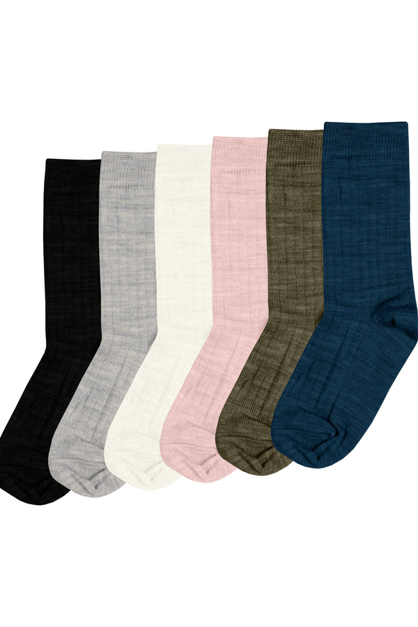 Los calcetines de canalé de merino Menique para niños en todos los colores.