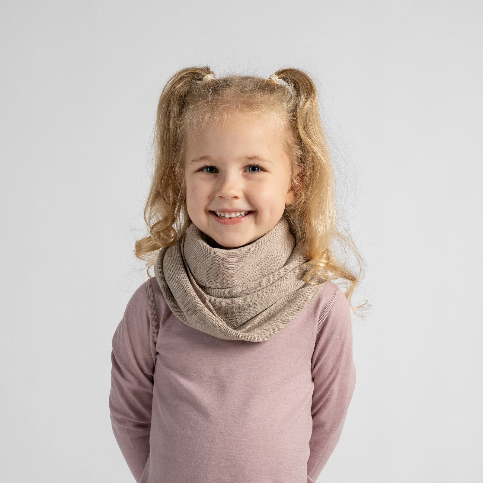 Bufanda infantil tipo infinity de lana merina
