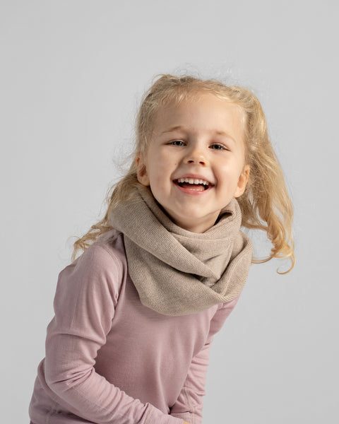 Bufanda infantil tipo infinity de lana merina