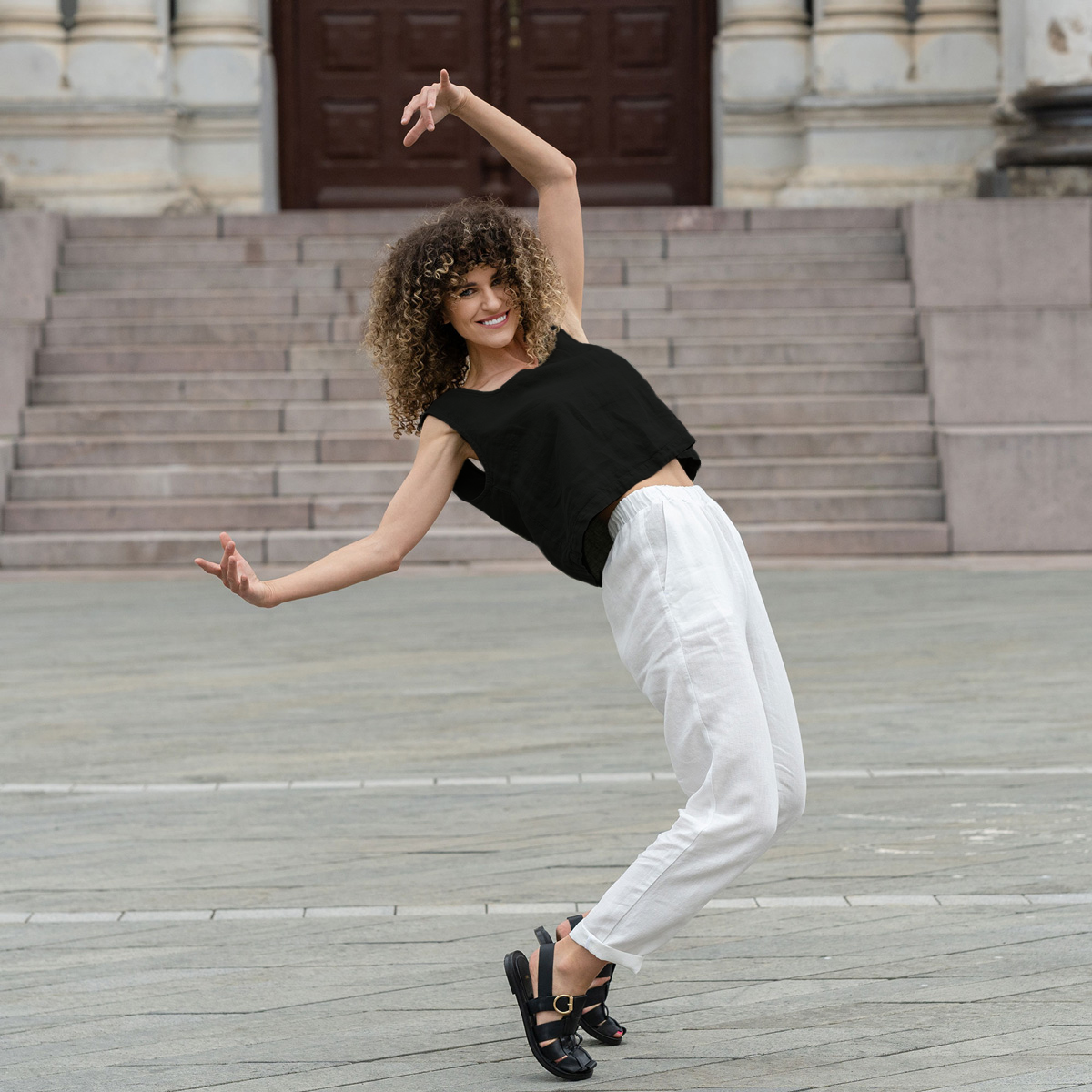 Top corto de lino Ana Negro Puro