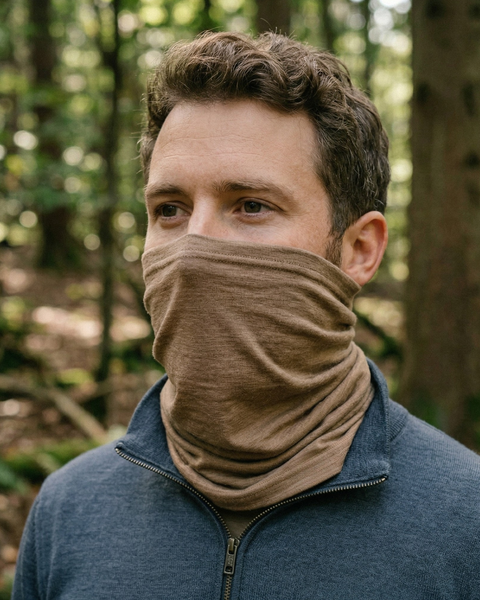 Men’s merino wool neck gaiter breathable face covering odor resistant temperature regulating outdoor
