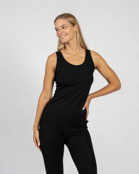 Conjunto de dos piezas para mujer: camiseta sin mangas y pantalón corto en negro