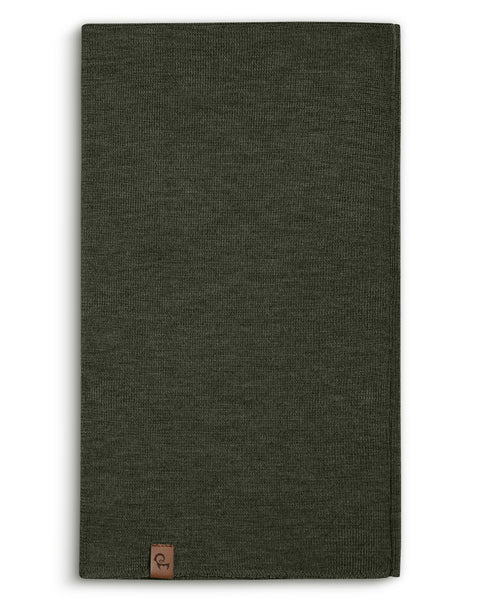 Imagen del cuello ligero menique en color verde oscuro sobre fondo blanco