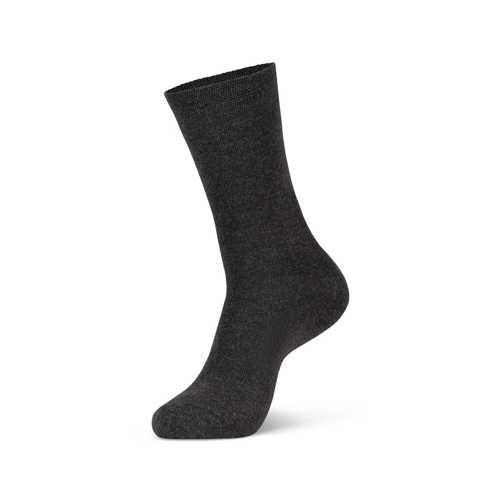 una mujer corriendo, usando los calcetines de algodón para mujer de menique en color beige.