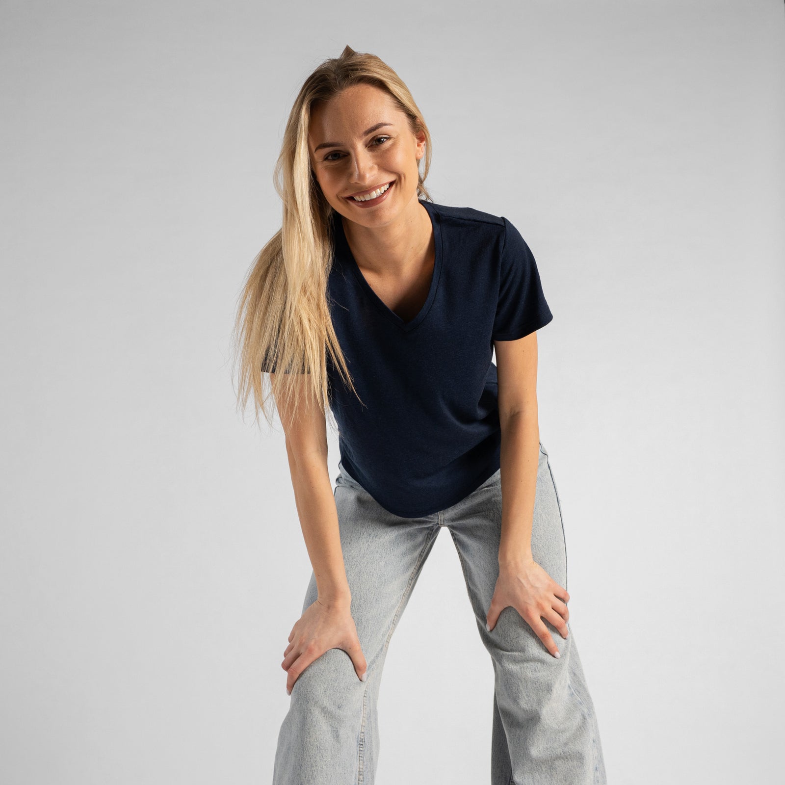Camiseta de mujer de merino con cuello en V y corte regular
